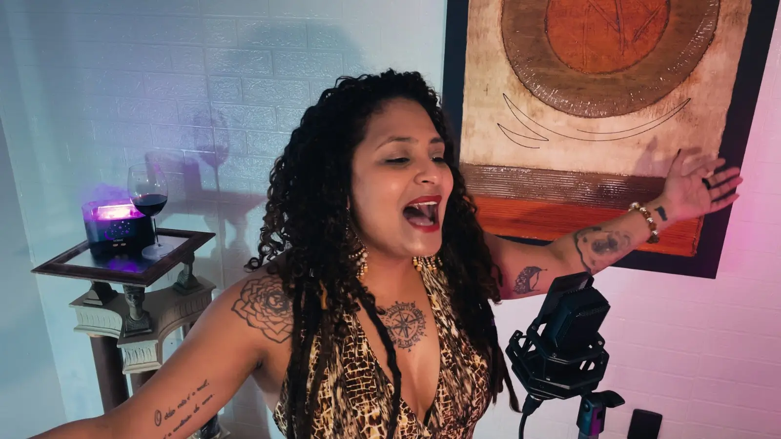 Banda Verdade Absoluta | Música ao Vivo para Eventos em SBC 3 Cantora Priscilla Silva no videoclipe oficial da música Num Corpo Só.
